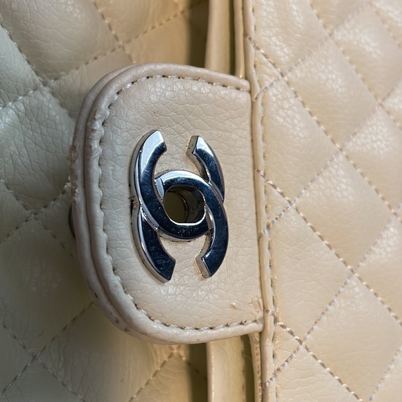 Vintage Chanel Timeless - Picture 2 of 7